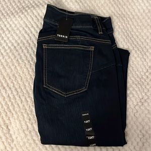 Torrid dark wash blue, bombshell skinny Jeans